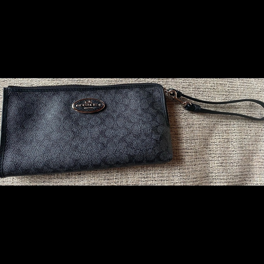 Coach zippered wristlet with many compartments